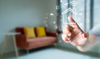 Habitación de casa tecnológica para aprender cómo adquirir una casa y por qué invertir en bienes raíces
